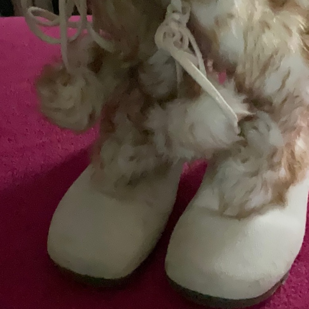 Fur boots